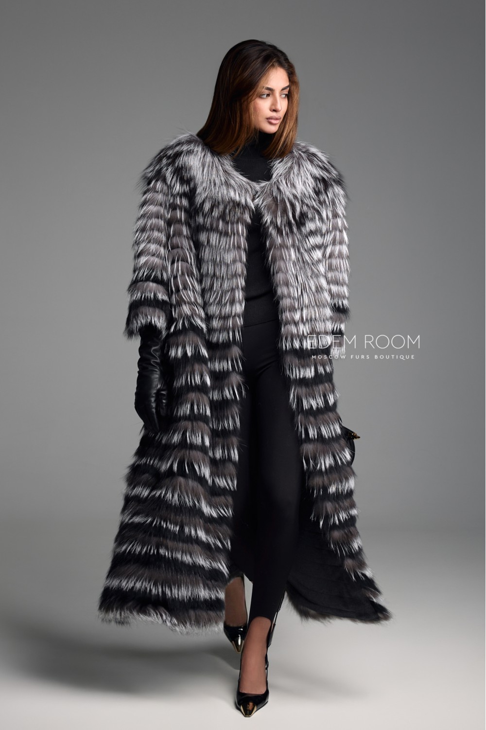 меховое пальто из чернобурой лисы 