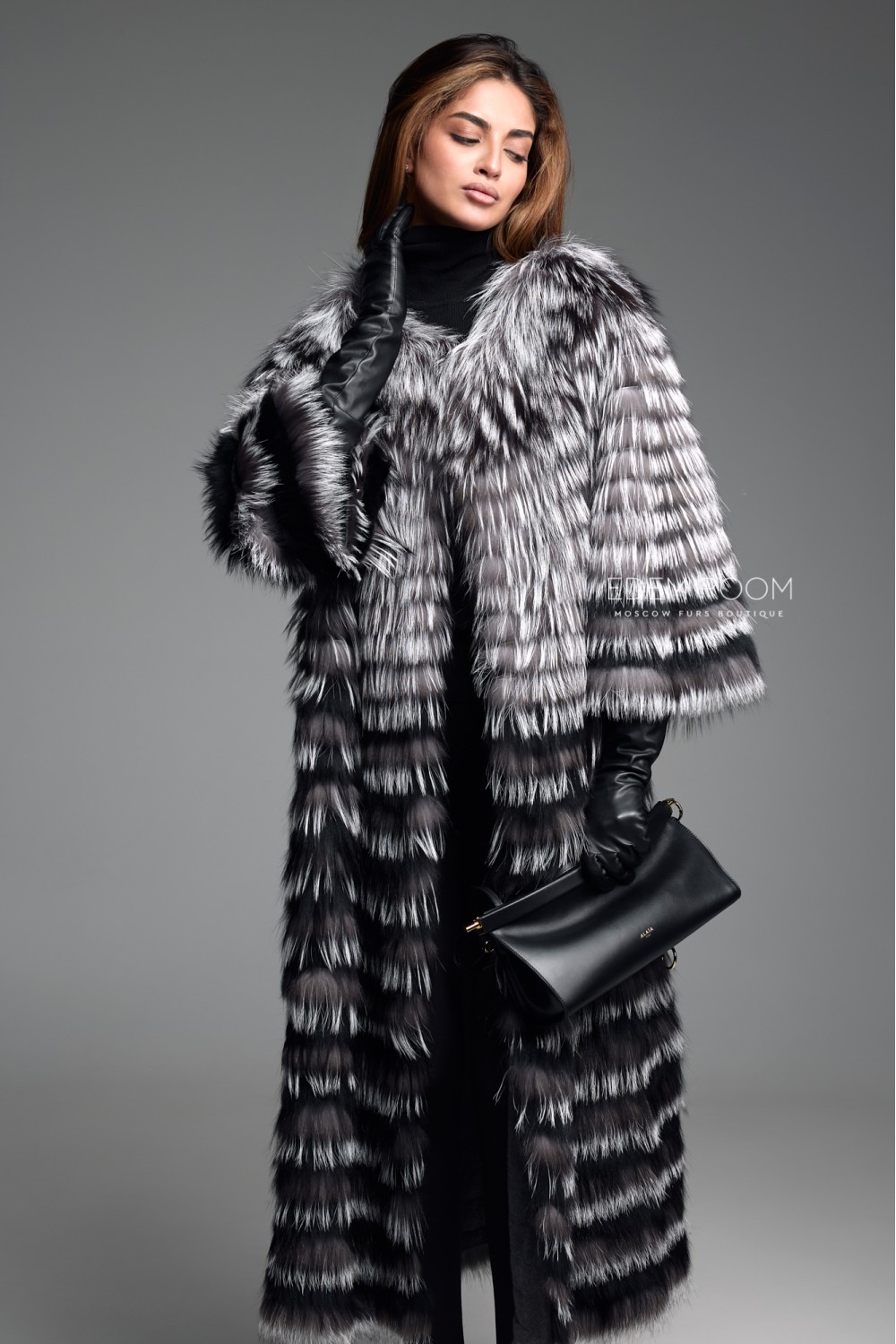 меховое пальто из чернобурой лисы 