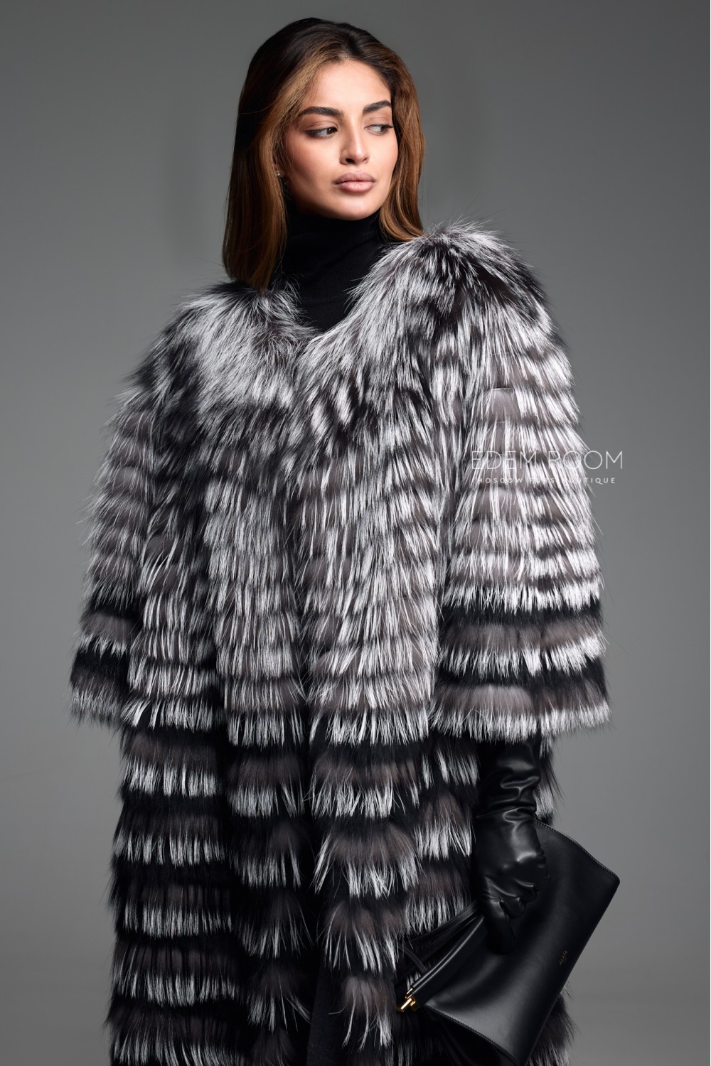 меховое пальто из чернобурой лисы 