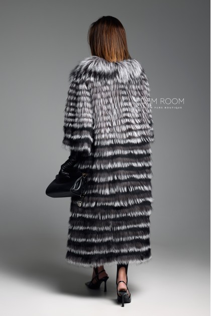 меховое пальто из чернобурой лисы 