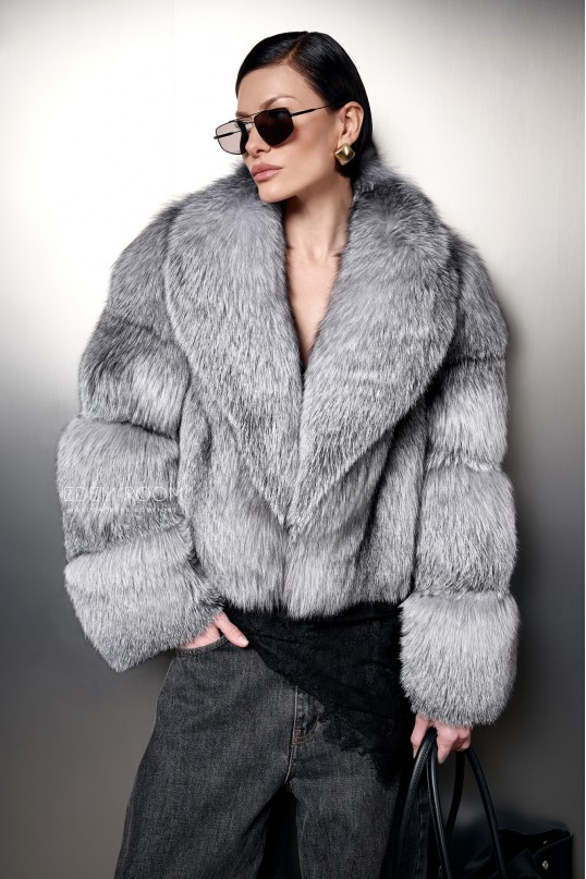укороченная шуба из серебристой лисы