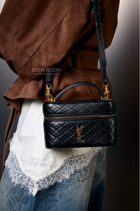 маленькая сумка от брнда YSL