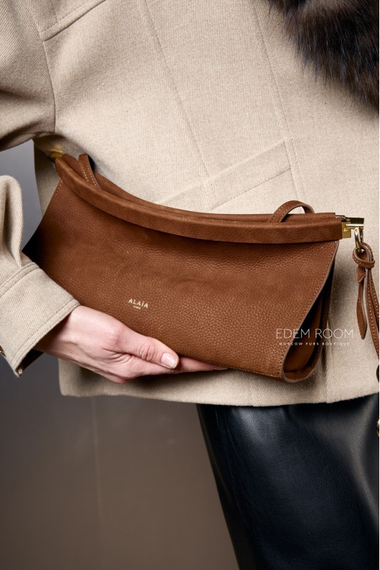 сумка - клач от бренда Alaia