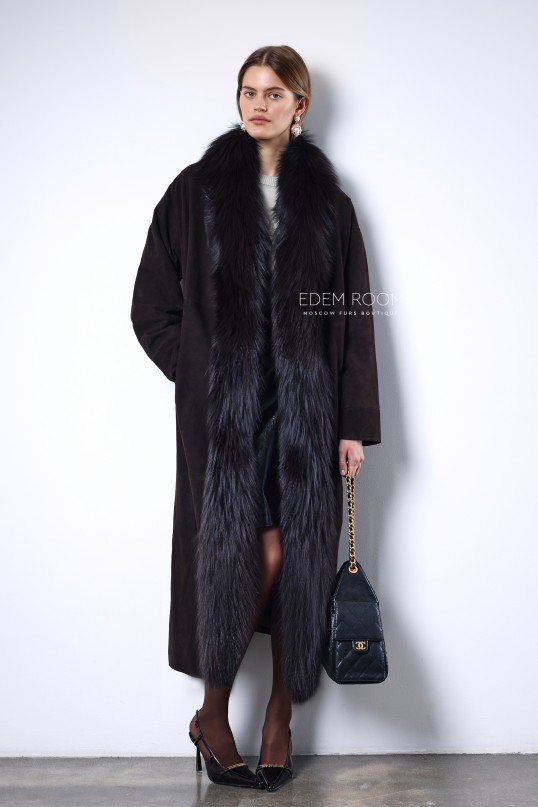 пальто из натуральной замшевой кожи с мехом лисы