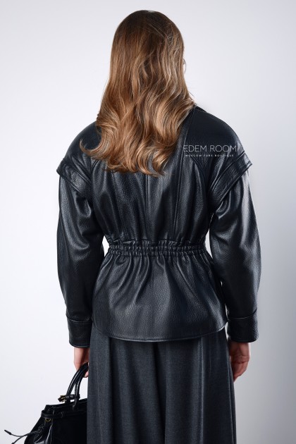 приталенная кожаная куртка