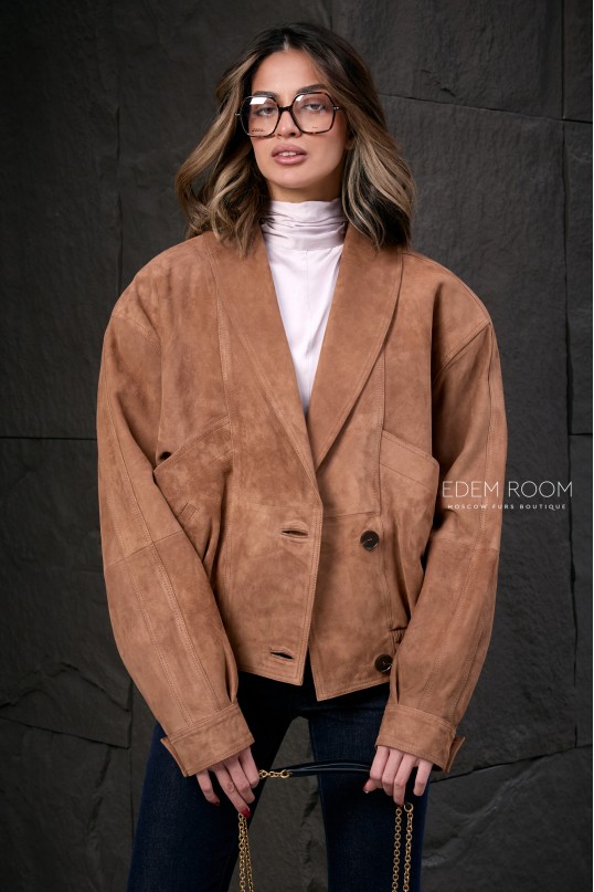 модная куртка из замшевой кожи