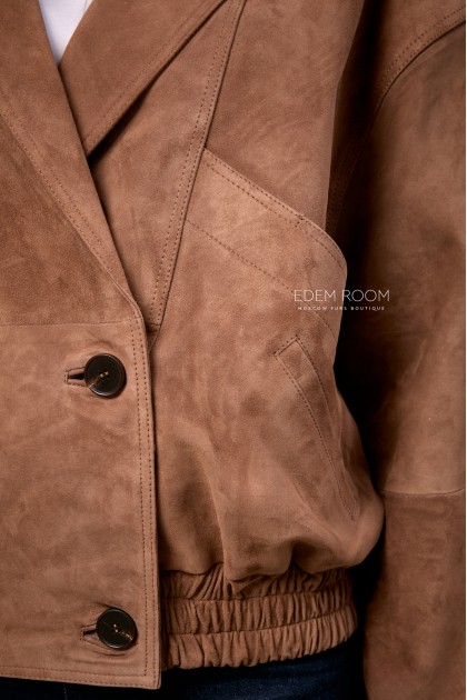 модная куртка из замшевой кожи