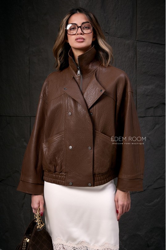модная кожаная куртка