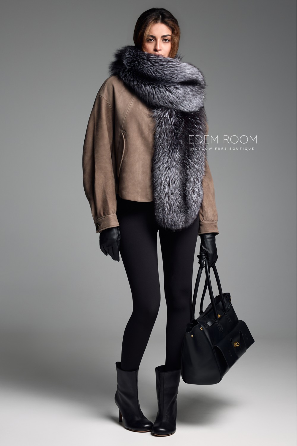 Замшевая куртка без воротника