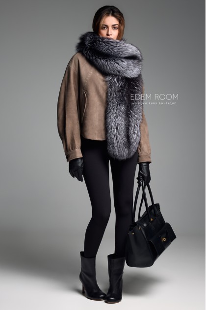 Замшевая куртка без воротника