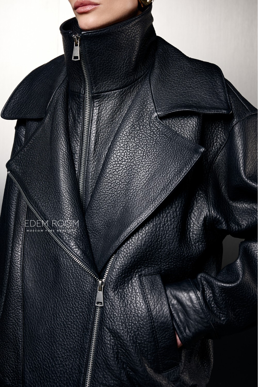модная кожаная куртка
