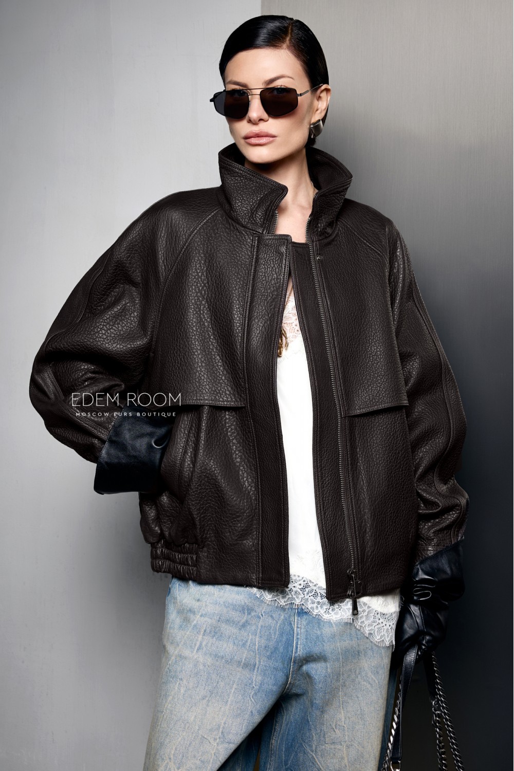 женская кожаная куртка на резинке