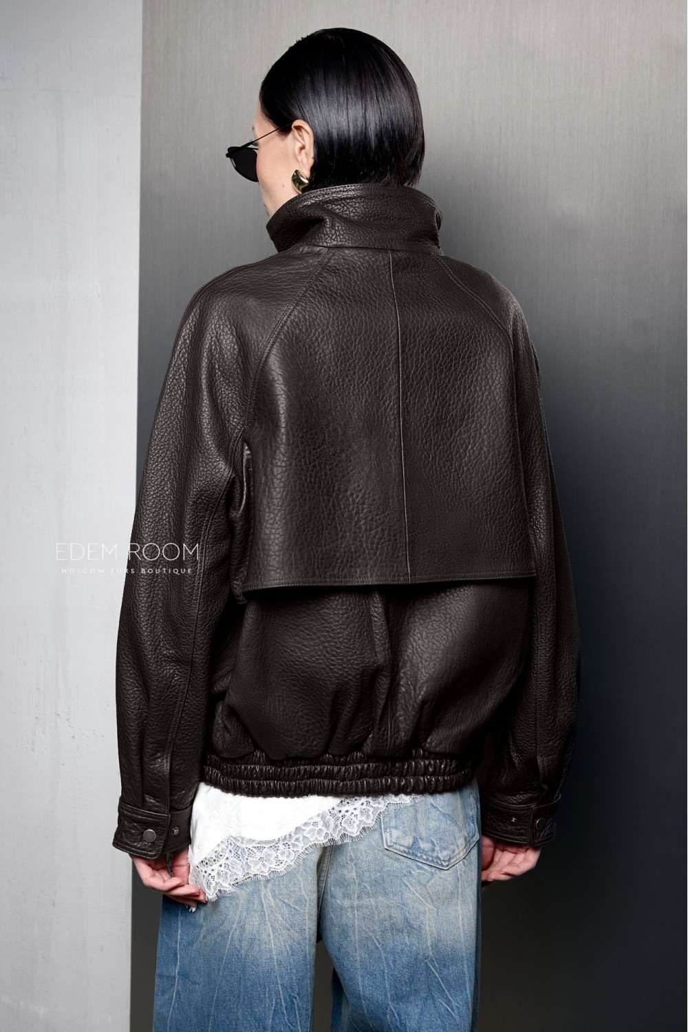 женская кожаная куртка на резинке