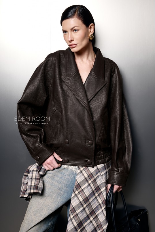 современная  женская куртка из кожи