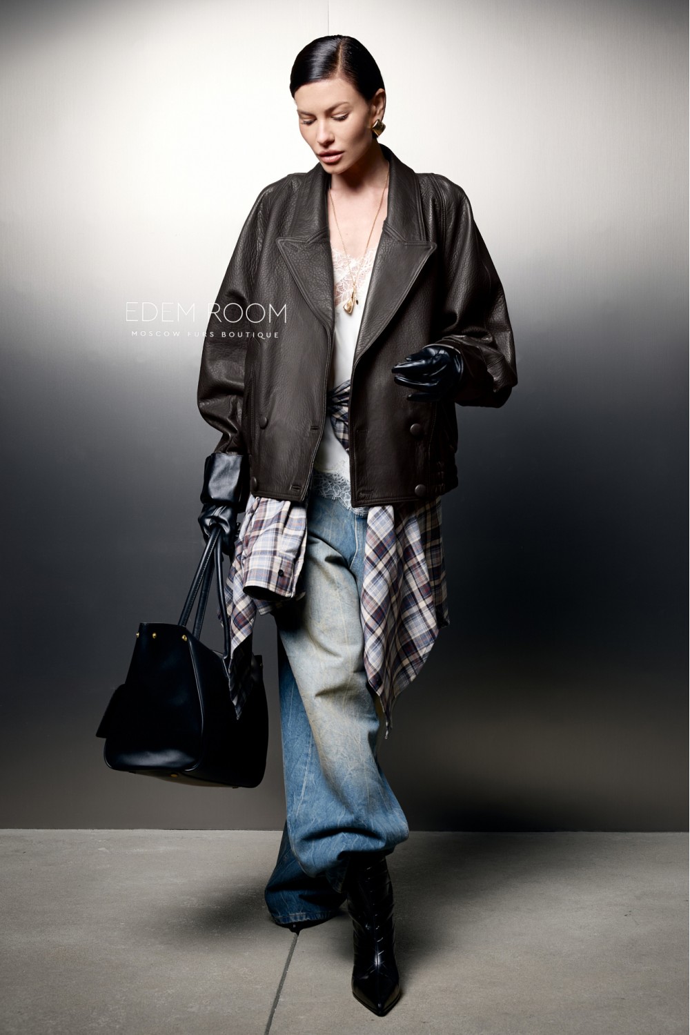 современная  женская куртка из кожи