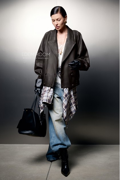 современная  женская куртка из кожи