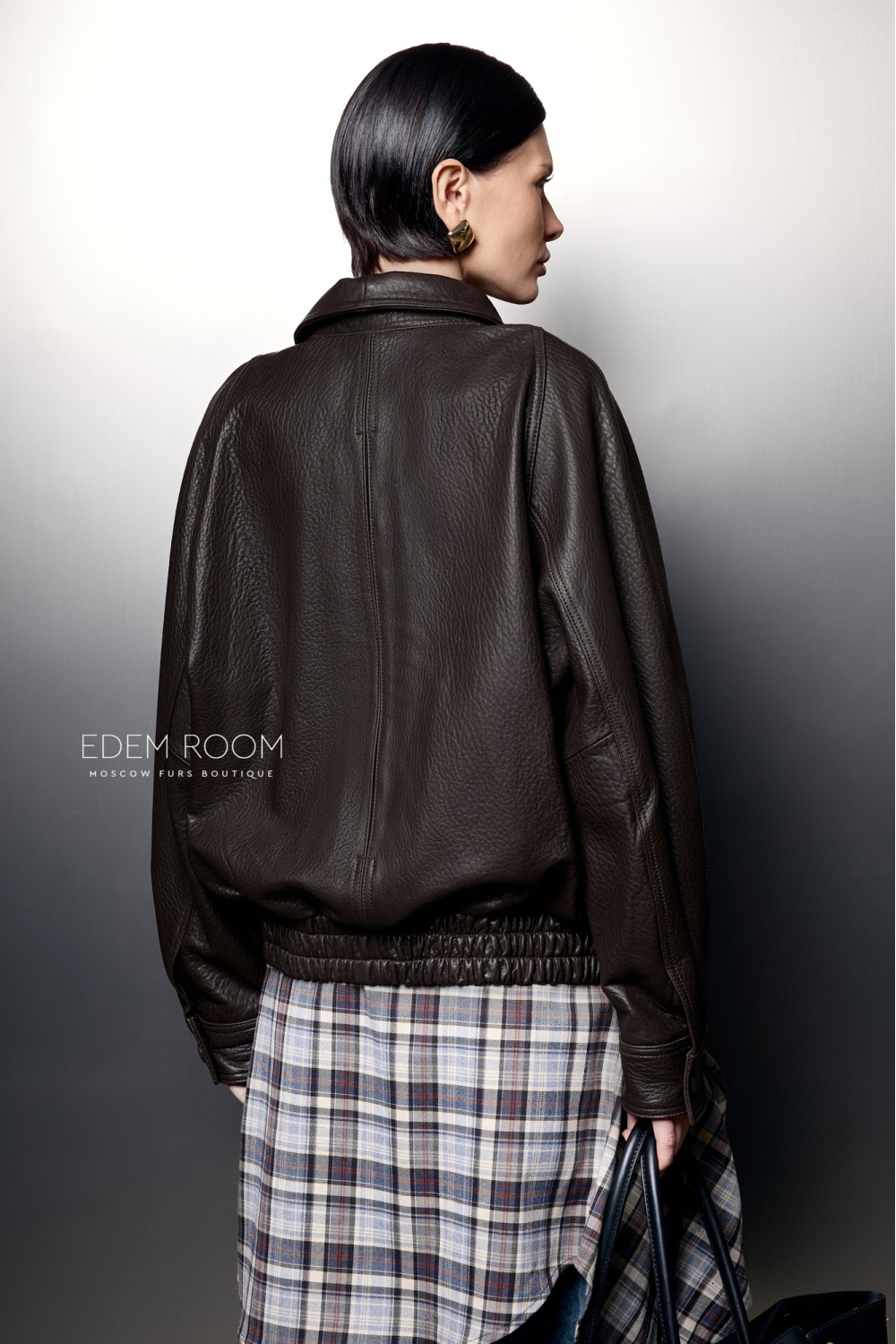 современная  женская куртка из кожи