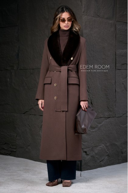 коричневое пальто с норковым воротником