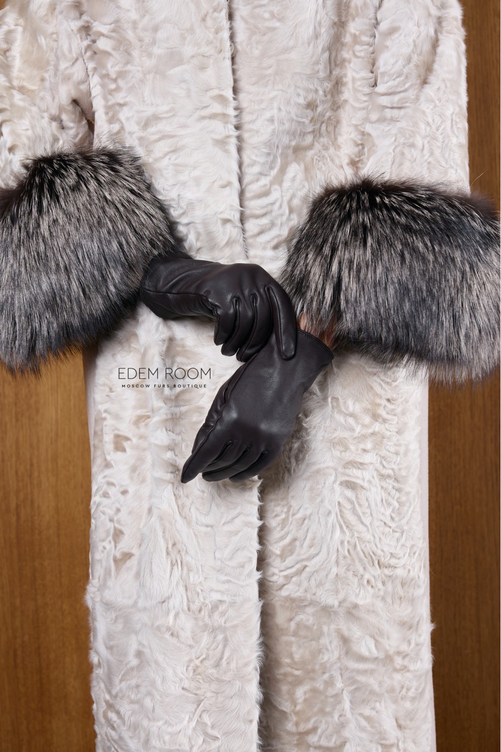 Шикарное меховое пальто от бренда Ferucci