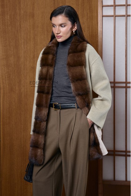 короткое пальто из шерсти с мехом норки