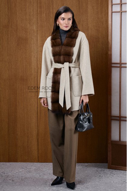 короткое пальто из шерсти с мехом норки