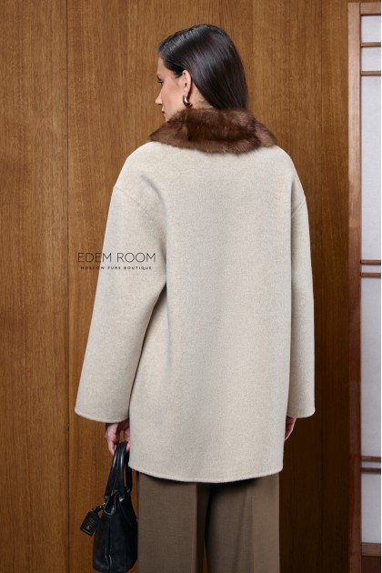 короткое пальто из шерсти с мехом норки