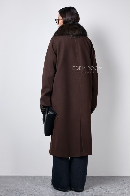 Пальто с меховым воротником от Donna Bacconi