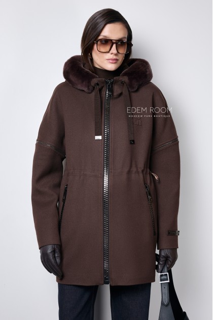 Куртка - жилетка с меховым капюшоном