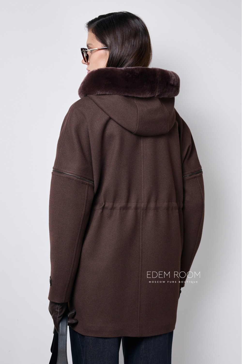 Куртка - жилетка с меховым капюшоном