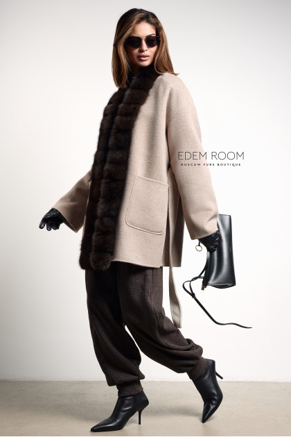 Пальто с мехом соболя