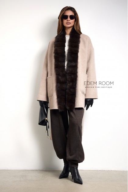 Пальто с мехом соболя