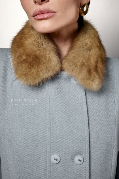 пальто приталенное с мехом от Donna Bacconi