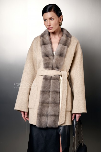 шерстяное пальто с мехом норки