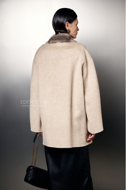 шерстяное пальто с мехом норки