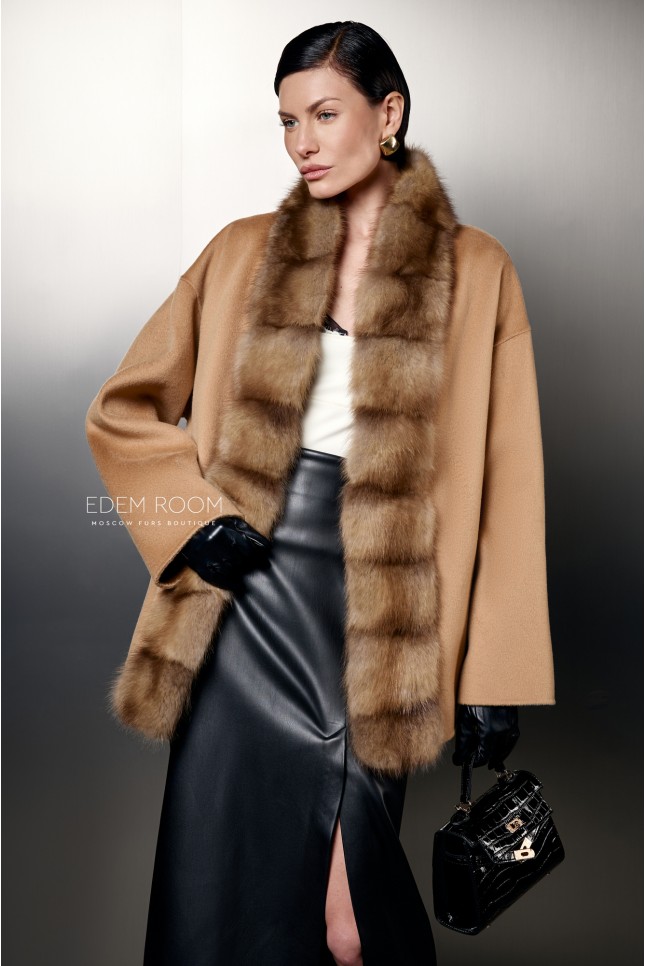 пальто с мехом куницы