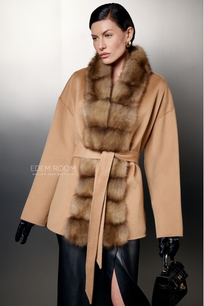 пальто с мехом куницы