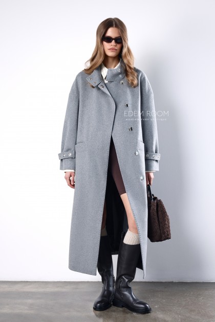 серое удлиненное пальто