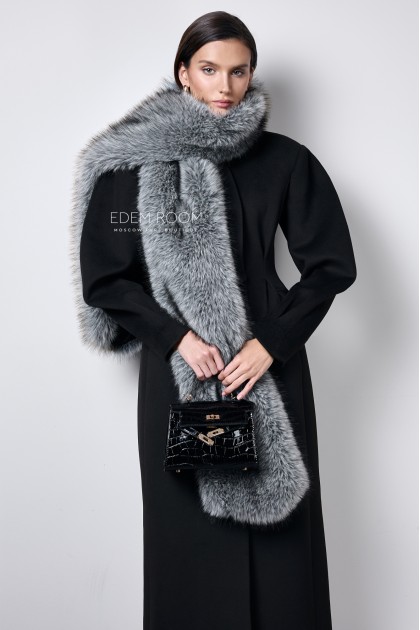 чёрное удлинённое пальто 