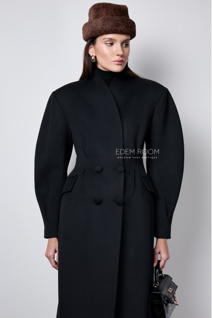 чёрное удлинённое пальто 