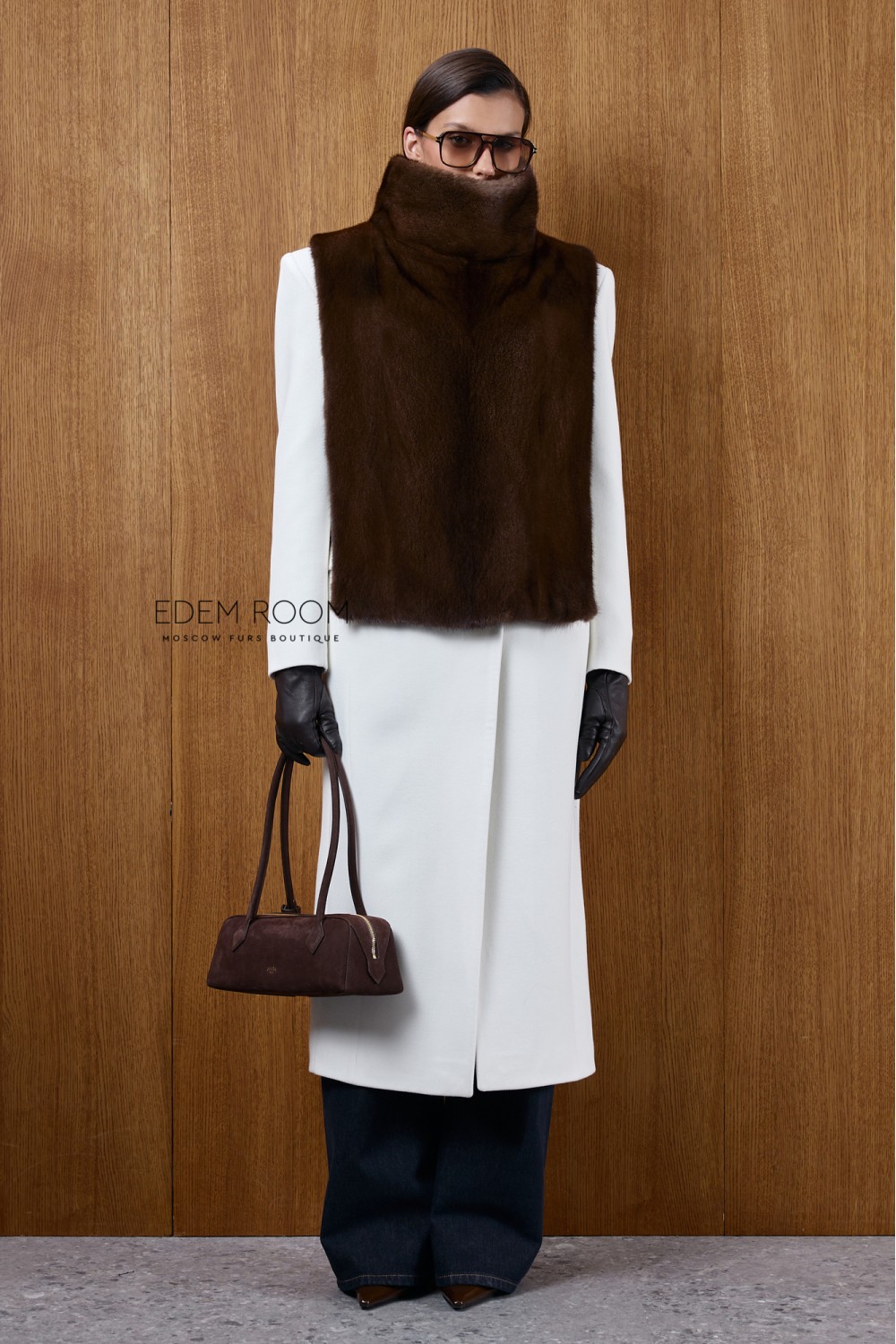 белое удлинённое пальто