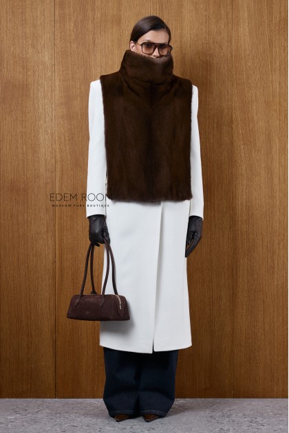 белое удлинённое пальто