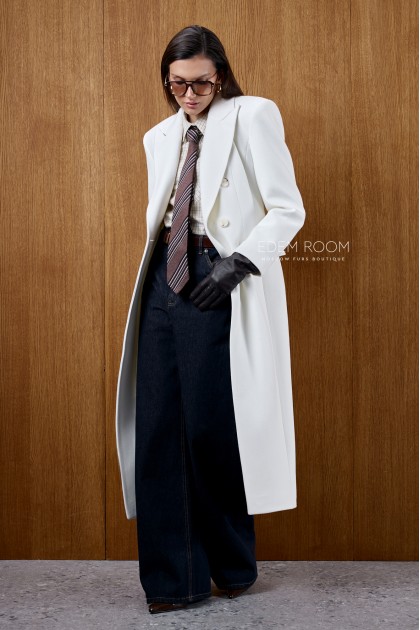 белое удлинённое пальто