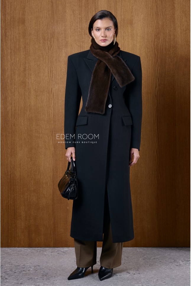 чёрное приталенное пальто