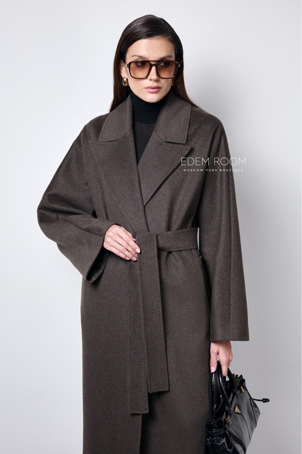 длинное пальто с поясом