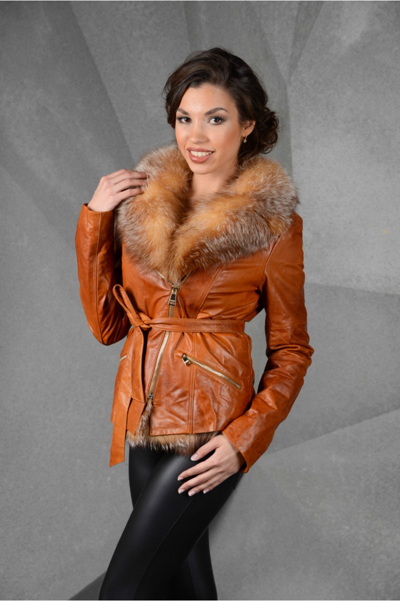 Новинка -куртка кожаная с мехом лисы