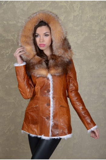 Женская зимняя куртка из кожи на меху