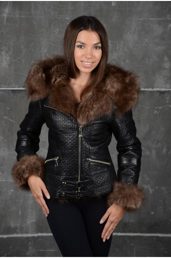 Зимняя стильная короткая кожаная куртка