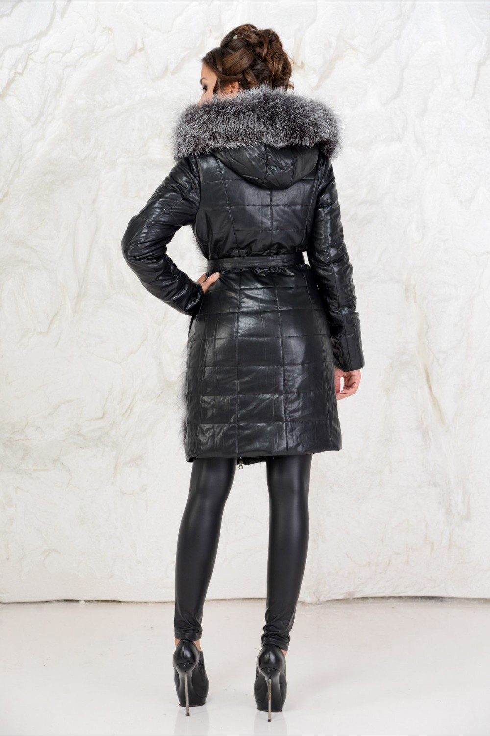 Пальто из эко-кожи комбинированное чернобуркой