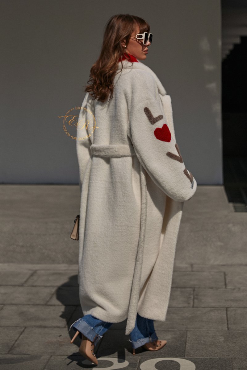 Белое итальянское пальто с поясом